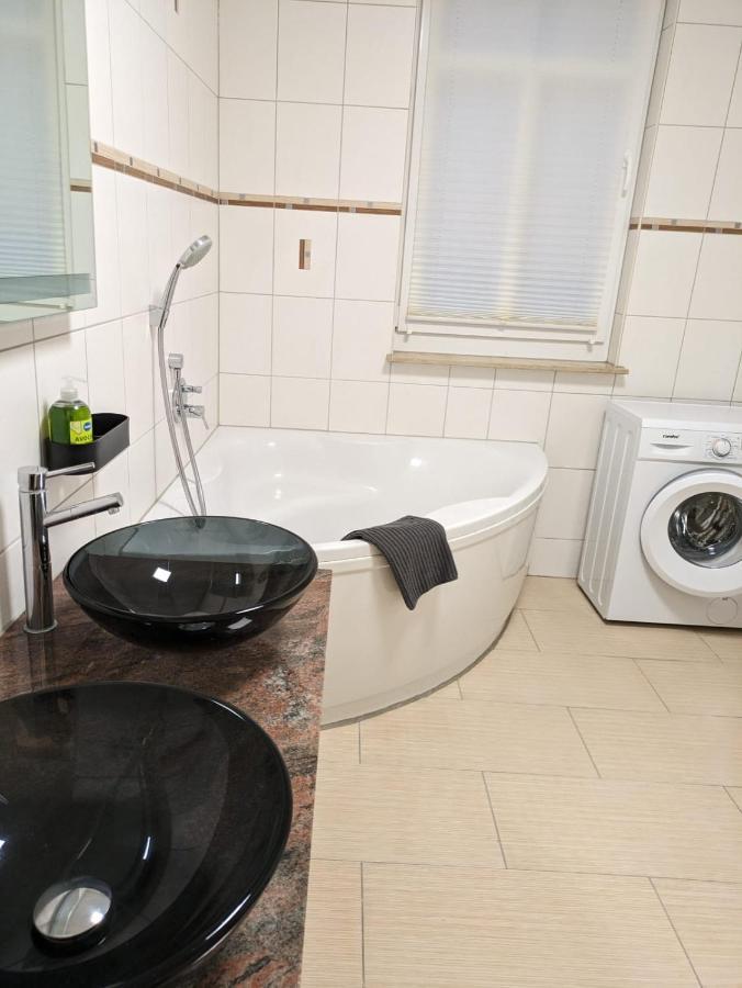 Apartment Humboldt 3 Schlafzimmer,Wifi, Netflix Parken, Terrasse, Klimatisiert, Naehe Zentrum Γιένα Εξωτερικό φωτογραφία