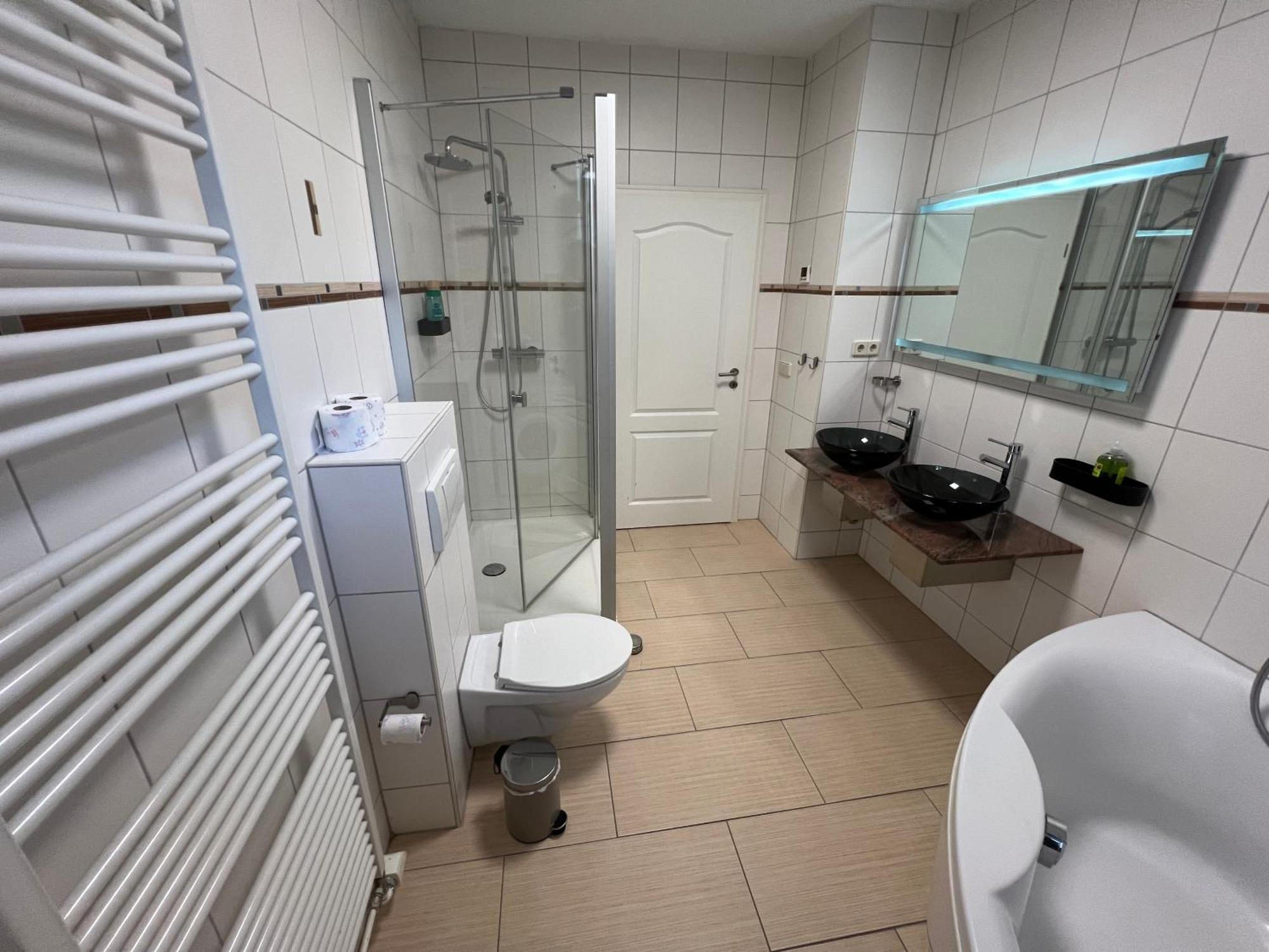 Apartment Humboldt 3 Schlafzimmer,Wifi, Netflix Parken, Terrasse, Klimatisiert, Naehe Zentrum Γιένα Εξωτερικό φωτογραφία
